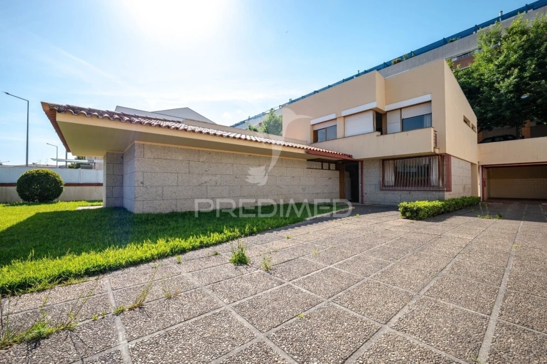 Moradia T4 para Venda em Costa Foto 3