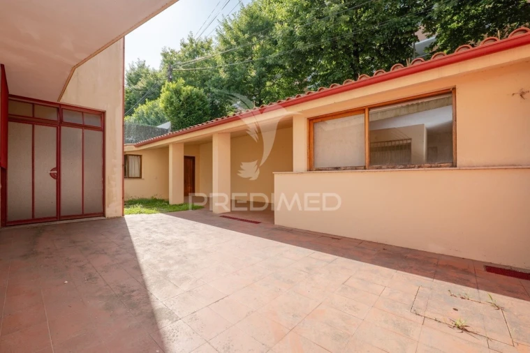 Moradia T4 para Venda em Costa Foto 19