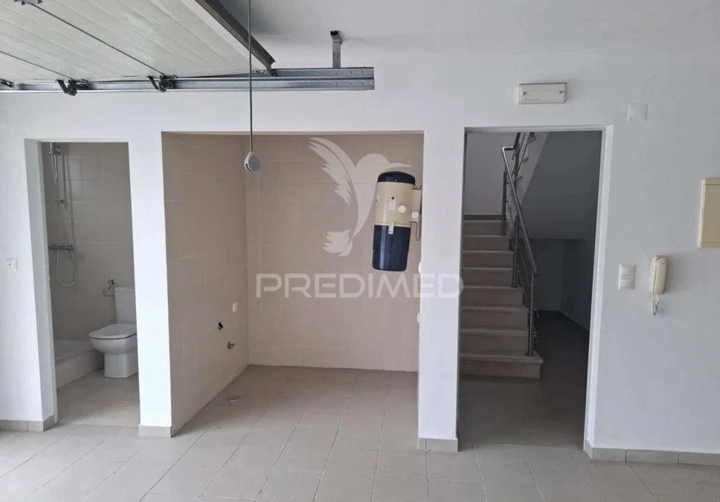 Moradia T5 para Venda em Laranjeiro e Feijó Foto 9