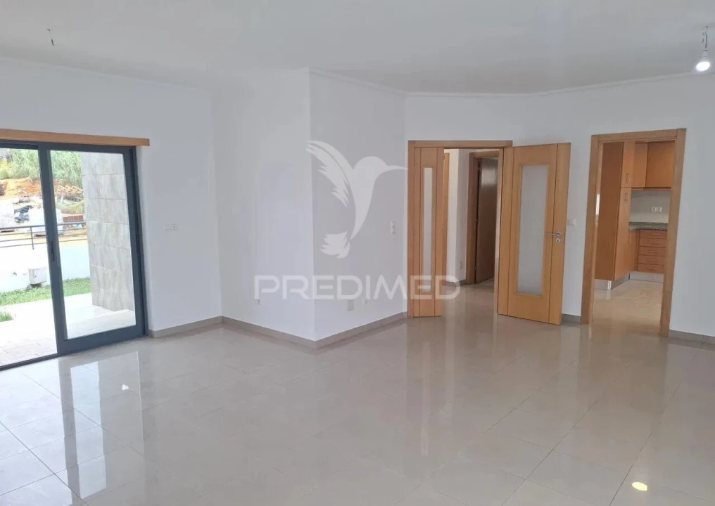 Moradia T5 para Venda em Laranjeiro e Feijó Foto 3