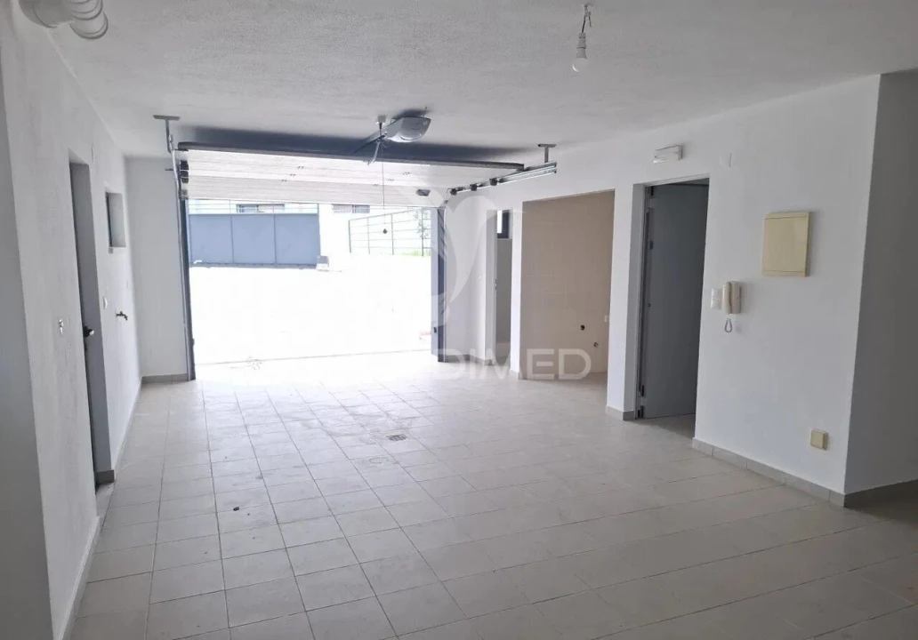 Moradia T5 para Venda em Laranjeiro e Feijó Foto 8