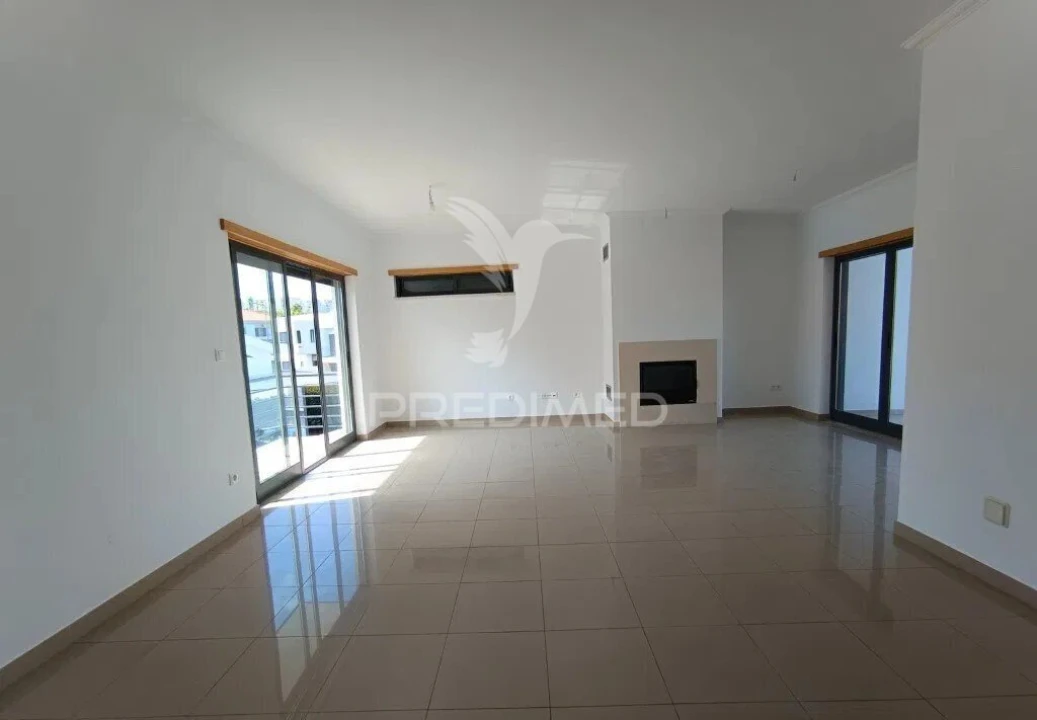 Moradia T5 para Venda em Laranjeiro e Feijó Foto 26