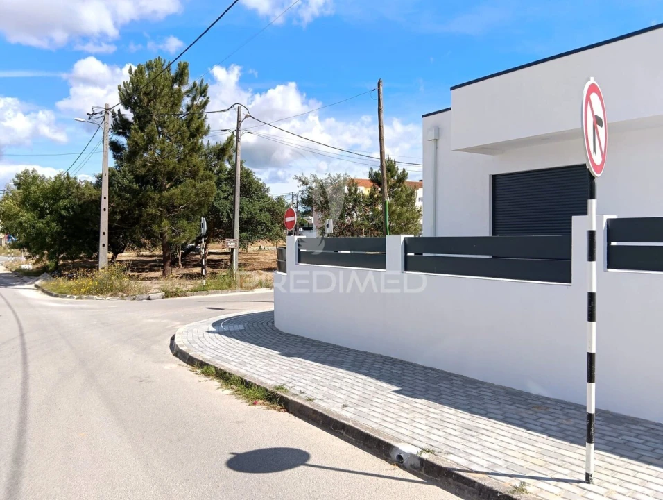 Moradia T3 para Venda em Fernao Ferro Foto 11