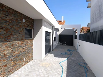 Moradia T4 para Venda em Fernao Ferro