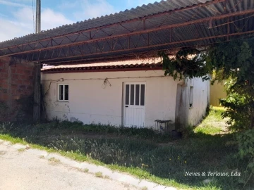 Moradia T3 para Venda em Coimbrão