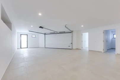 Moradia T4 para Venda em Lagos (São Sebastião e Santa Maria)