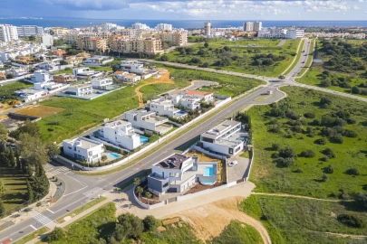Moradia T4 para Venda em Lagos (São Sebastião e Santa Maria)