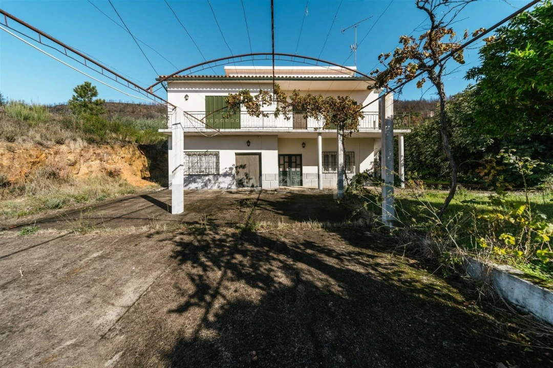 Moradia T4 para Venda em Vale de Prazeres e Mata da Rainha Foto 1