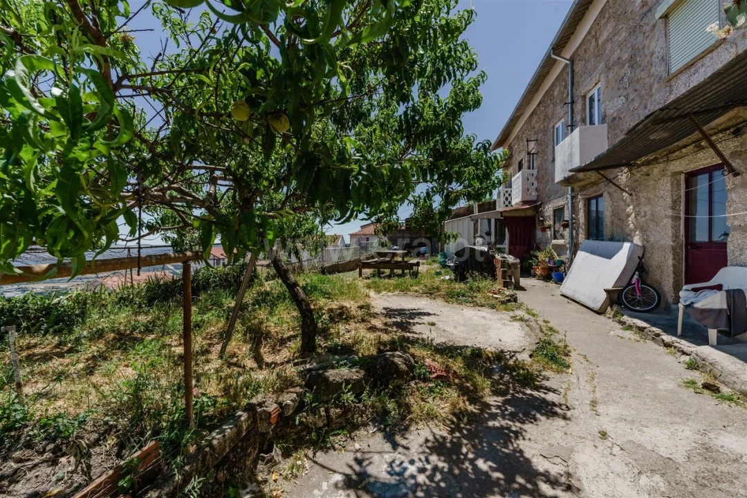 Prédio para Venda em Cantar-Galo e Vila do Carvalho Foto 13