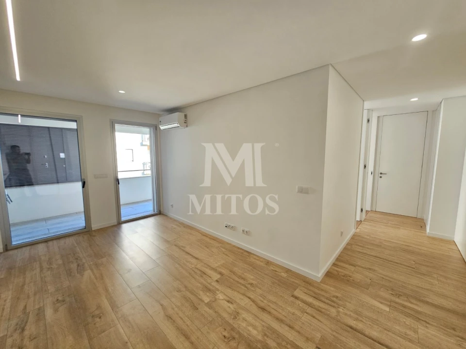 Apartamento T2 para Venda em Darque Foto 3