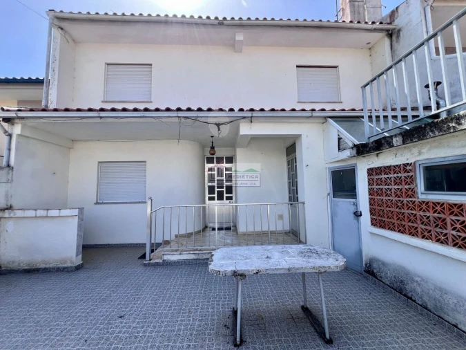Moradia T5 para Venda em Alfandega da Fe Foto 3