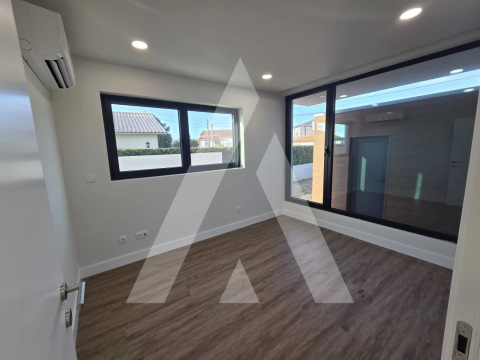 Moradia T4 para Venda em Aradas Foto 5
