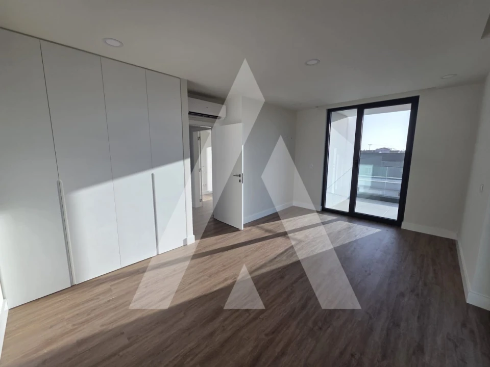 Moradia T4 para Venda em Aradas Foto 10