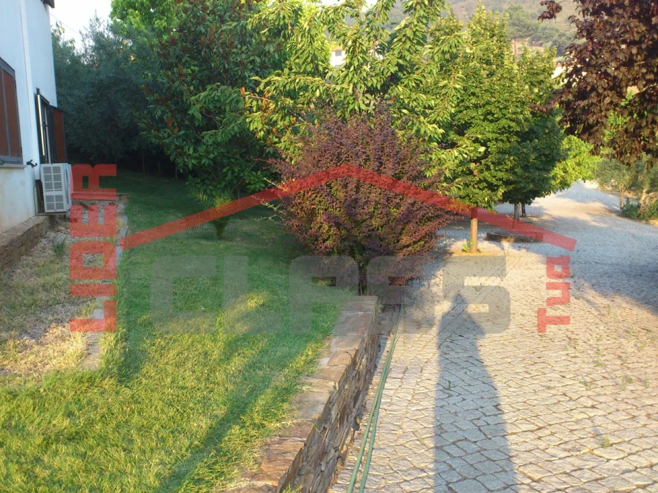 Moradia T5 para Venda em Frechas Foto 4