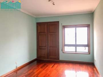 Apartamento T3 para Venda em Glória e Vera Cruz