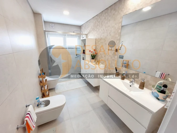 Moradia T4 para Venda em Quinta do Conde Foto 40