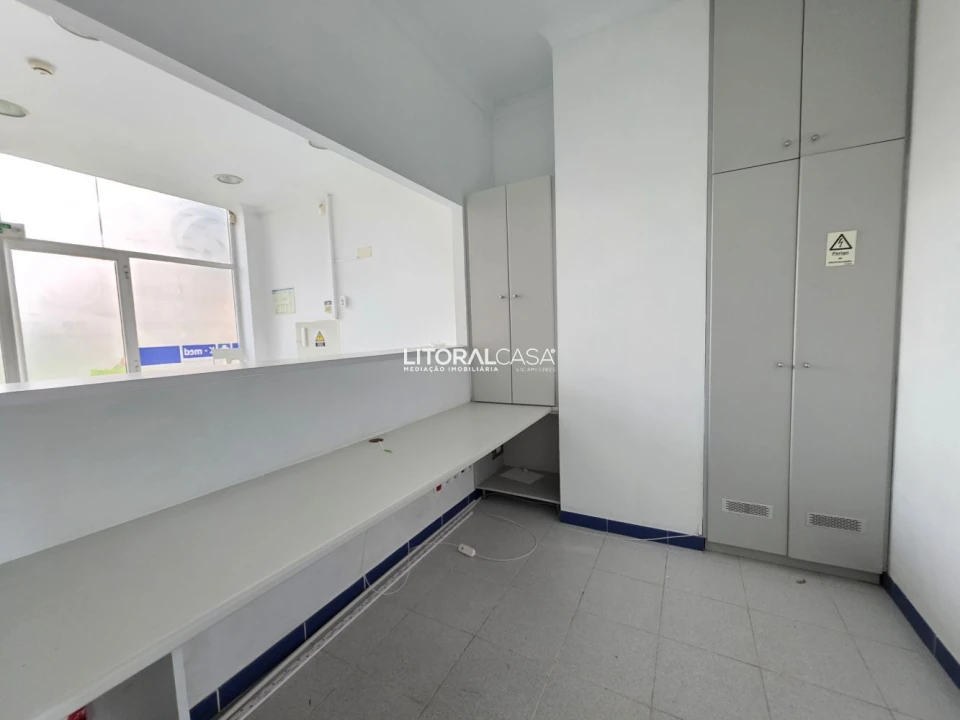 Loja para Arrendamento em Esgueira Foto 4
