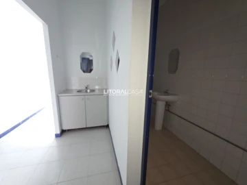 Loja para Arrendamento em Esgueira
