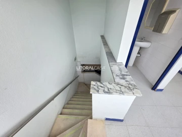 Loja para Arrendamento em Esgueira