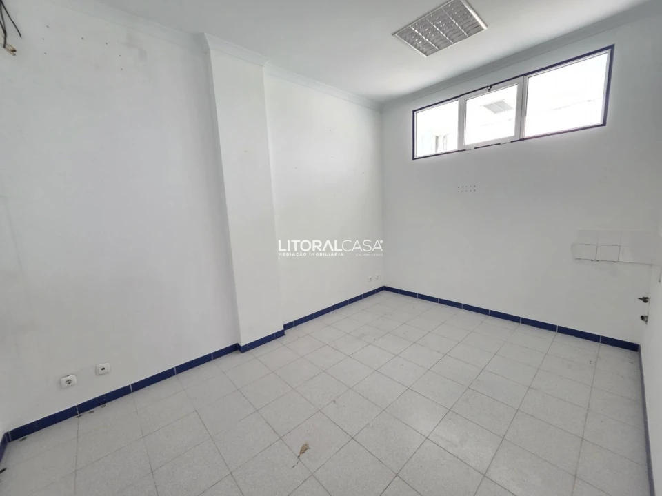 Loja para Arrendamento em Esgueira Foto 6