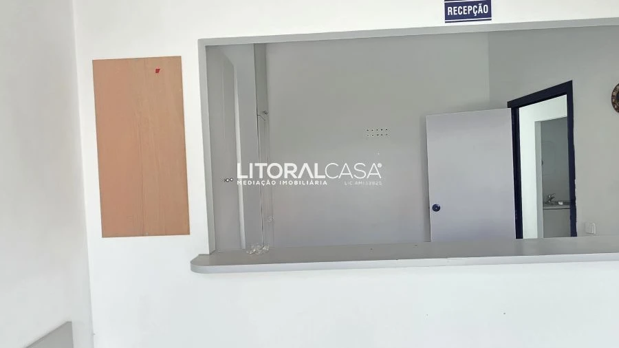 Loja para Arrendamento em Esgueira
