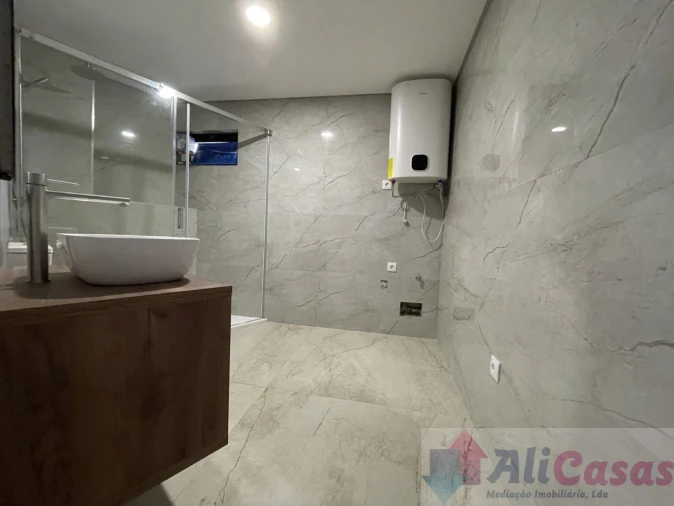Apartamento T0 para Venda em Esmoriz Foto 2