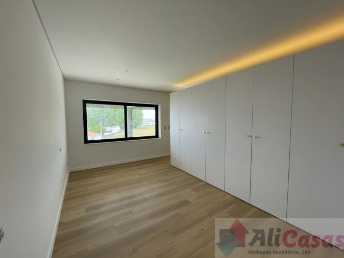 Apartamento T0 para Venda em Esmoriz Foto 12