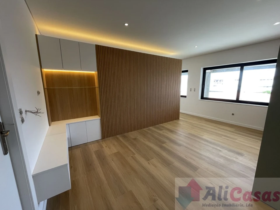 Apartamento T0 para Venda em Esmoriz Foto 2