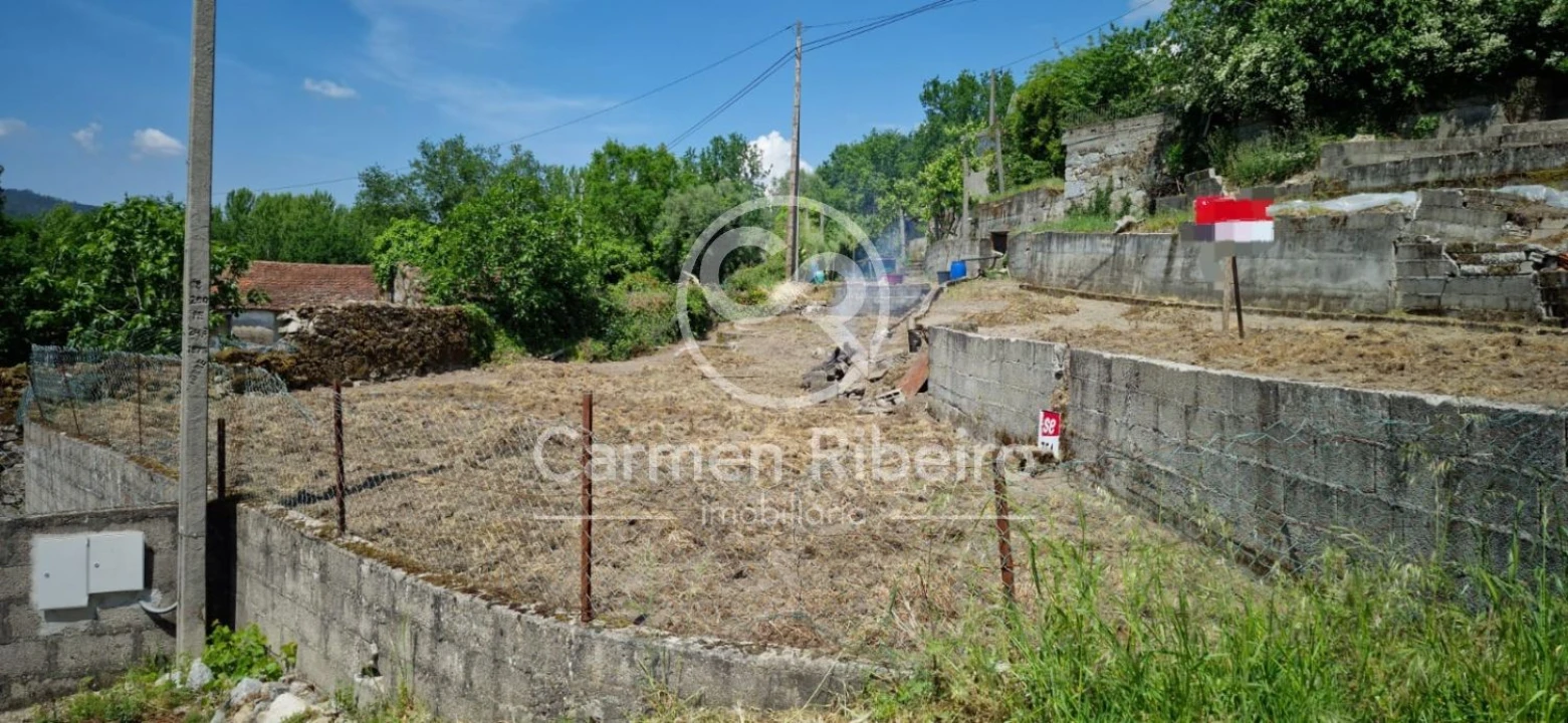 Terreno para Venda em Fornelos Foto 1