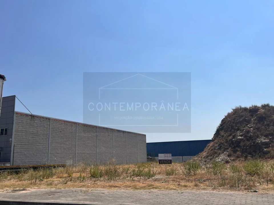 Terreno para Venda em Mirandela Foto 1