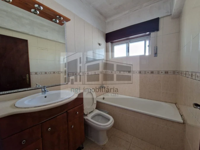 Apartamento T2 para Venda em Odivelas Foto 16