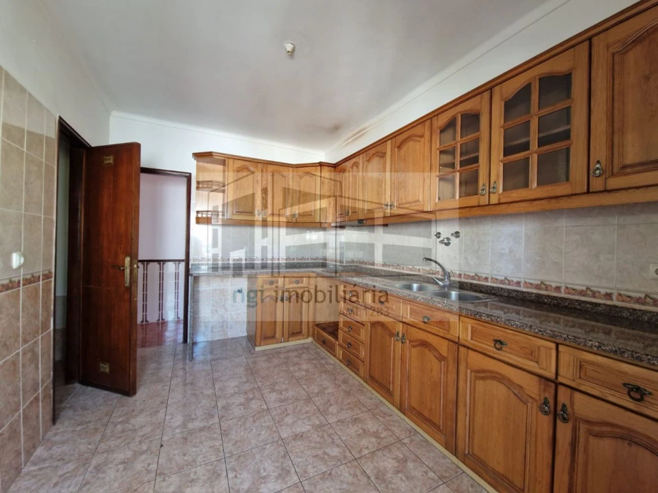 Apartamento T2 para Venda em Odivelas Foto 1
