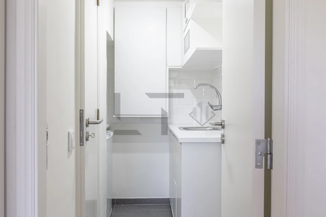 Apartamento T1 para Venda em Santa Maria Maior Foto 10
