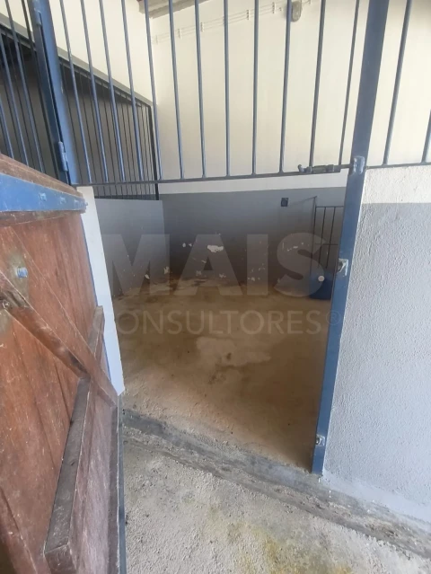 Moradia T5 para Venda em Branca