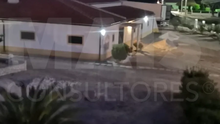 Moradia T5 para Venda em Branca