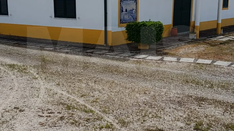 Moradia T5 para Venda em Branca