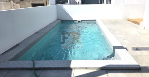 Moradia T4 para Venda em Fernao Ferro
