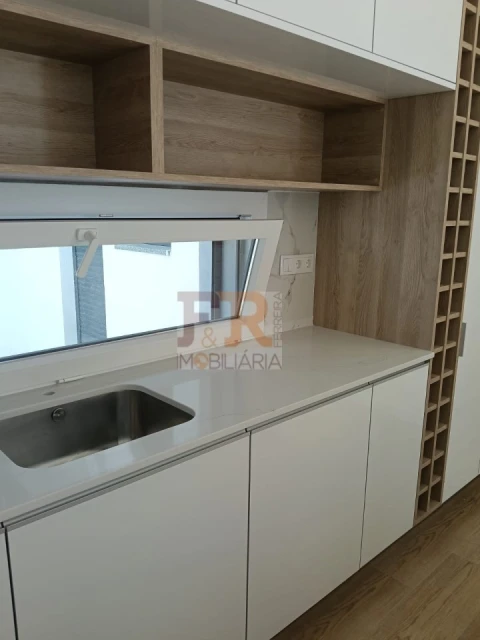 Moradia T4 para Venda em Fernao Ferro