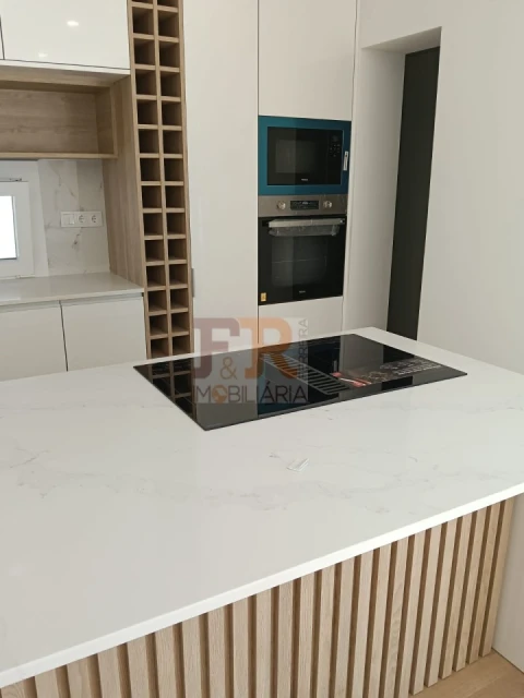 Moradia T4 para Venda em Fernao Ferro