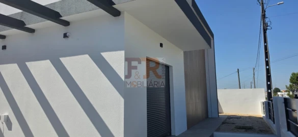 Moradia T4 para Venda em Fernao Ferro