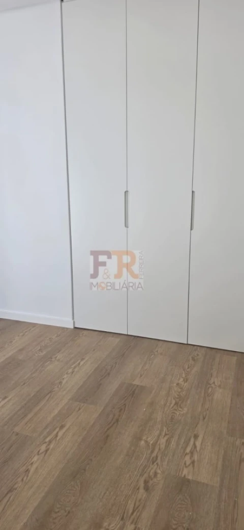 Moradia T4 para Venda em Fernao Ferro