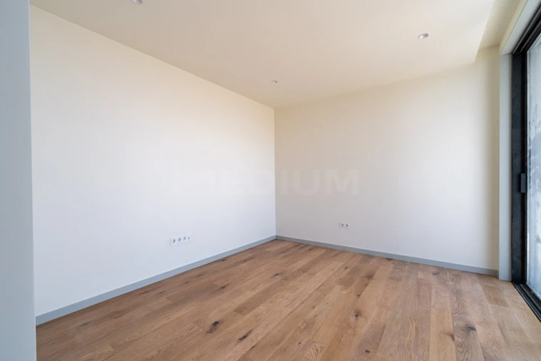 Moradia T4 para Venda em Cidade da Maia Foto 3