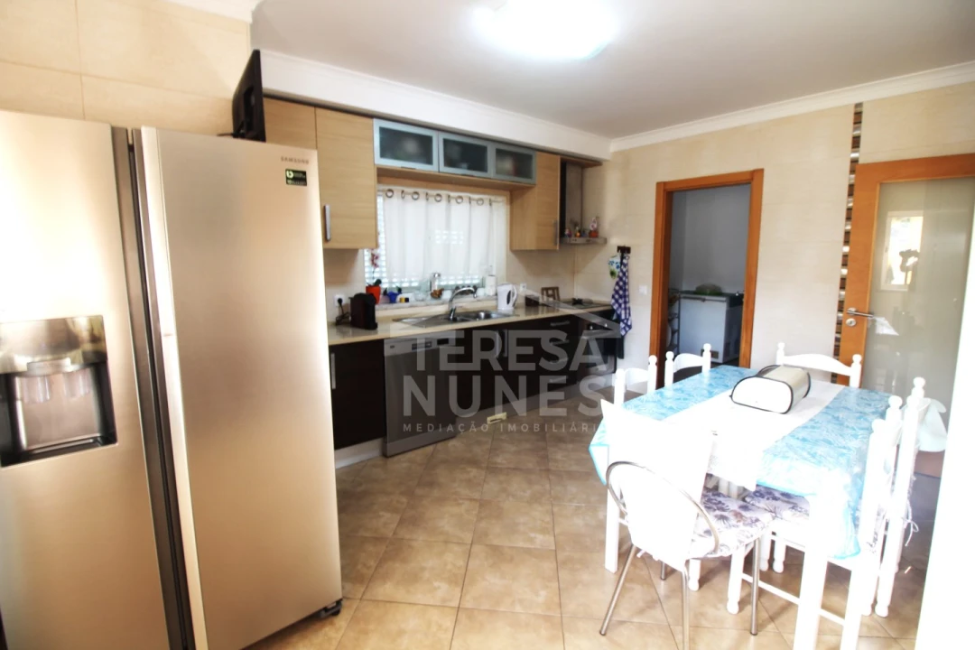 Moradia T6 para Venda em Fernao Ferro Foto 14