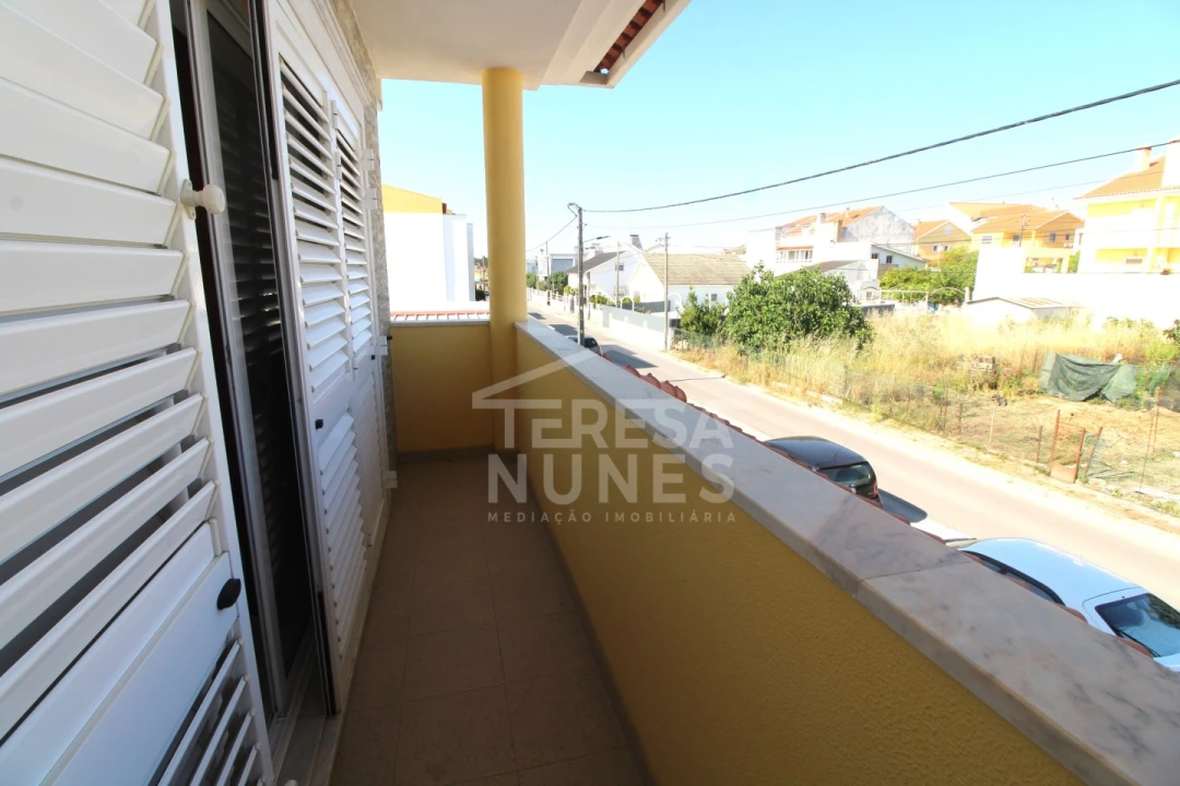 Moradia T6 para Venda em Fernao Ferro Foto 23