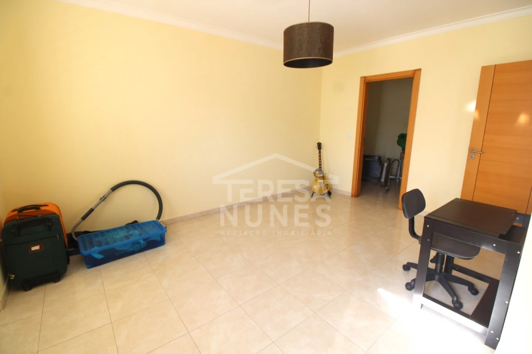 Moradia T6 para Venda em Fernao Ferro Foto 32