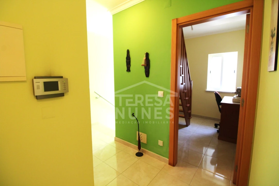 Moradia T6 para Venda em Fernao Ferro Foto 36