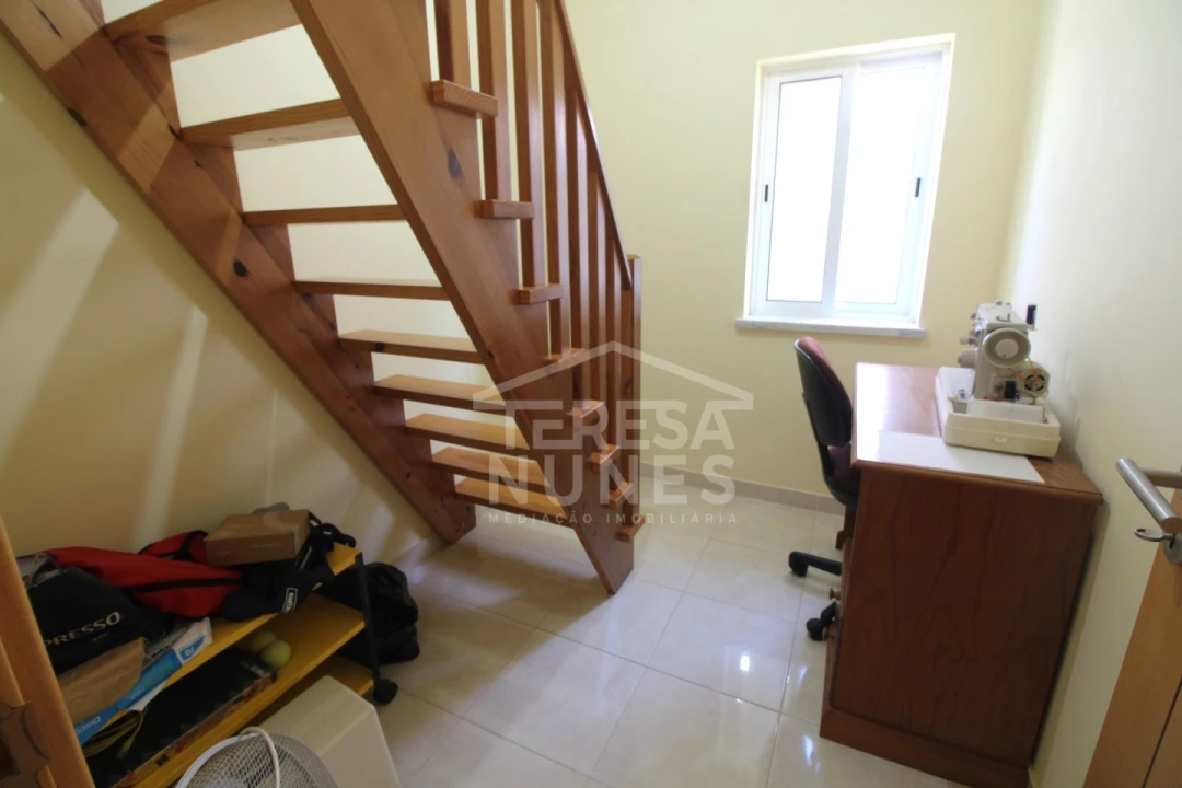 Moradia T6 para Venda em Fernao Ferro Foto 38