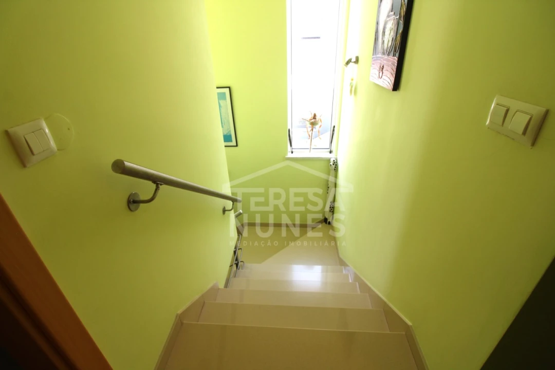 Moradia T6 para Venda em Fernao Ferro Foto 42