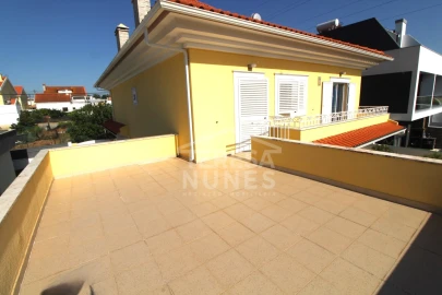 Moradia T6 para Venda em Fernao Ferro
