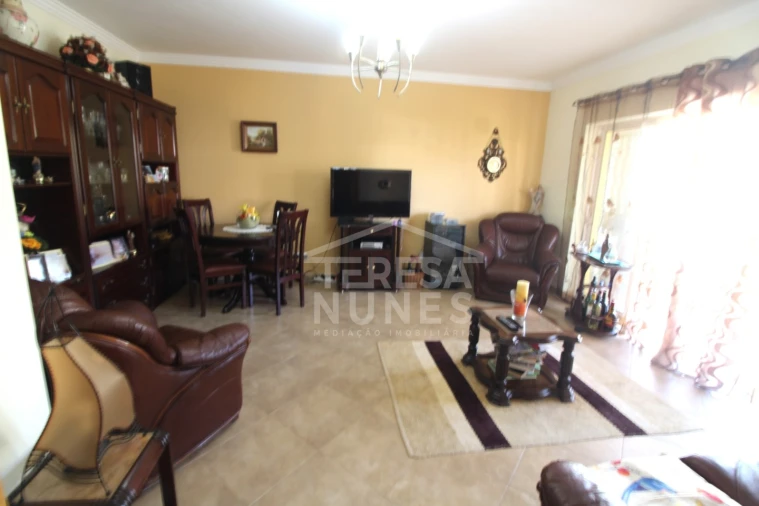 Moradia T6 para Venda em Fernao Ferro Foto 9